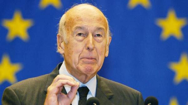Ντ΄ Εστέν: Η Γαλλία κινδυνεύει να γίνει η Ελλάδα του 2010