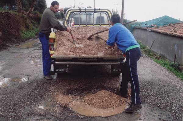 Σε άθλια κατάσταση ο δρόμος  Χανδρινού - Πλατανόβρυση