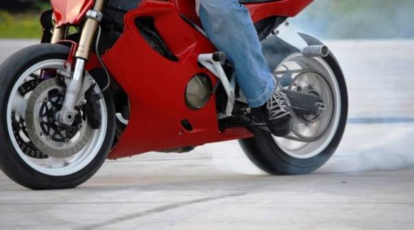 Ηράκλειο: Ανήλικος έκλεψε μοτοσικλέτα και συνελήφθη η μητέρα του