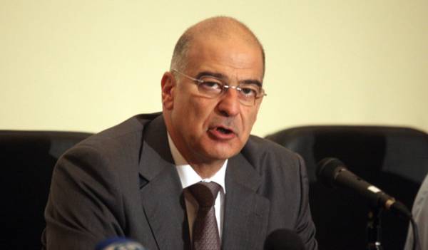 Ανακόλουθος στις δεσμεύσεις του ο Ν. Δένδιας