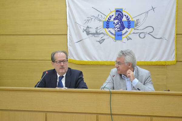 Αντεπίθεση δημάρχων και διεκδίκηση ρόλου