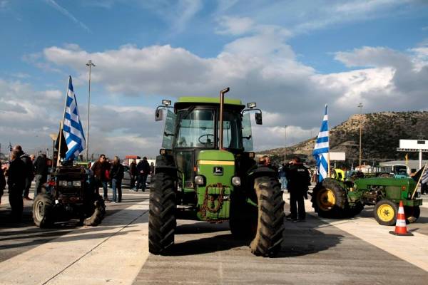 Ξεκινούν για Αθήνα οι αγρότες από τον Ισθμό