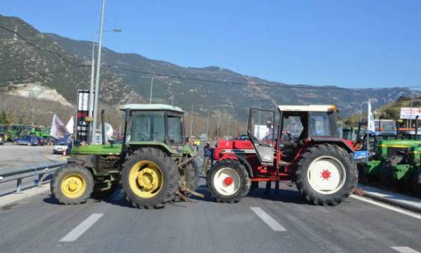 Κλείνουν και πάλι τους δρόμους στην Πελοπόννησο οι αγρότες