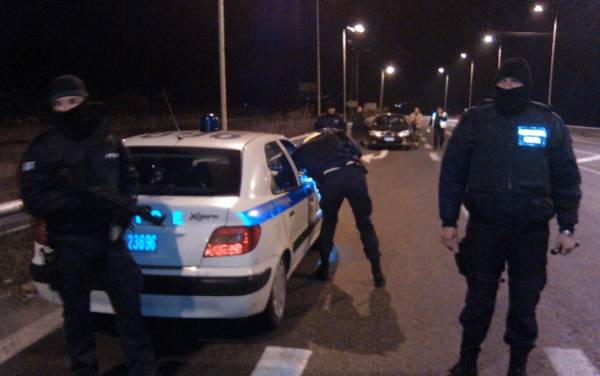 Τέσσερις συλλήψεις για χασίς στην ΕΟ Αθηνών - Κορίνθου