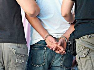 Συνελήφθη ανήλικος για πάνω από 90 κλοπές σε Κορινθία και Αχαΐα