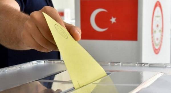 Τουρκικές Εκλογές: Την &quot;παραποίηση&quot; των αποτελεσμάτων καταγγέλλει η αντιπολίτευση