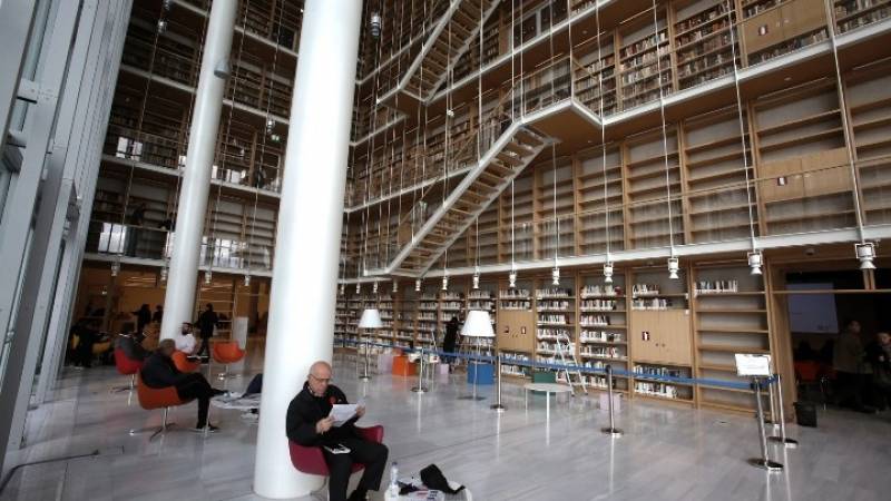 Η Εθνική Βιβλιοθήκη επαναλειτουργεί σταδιακά στη νέα της στέγη
