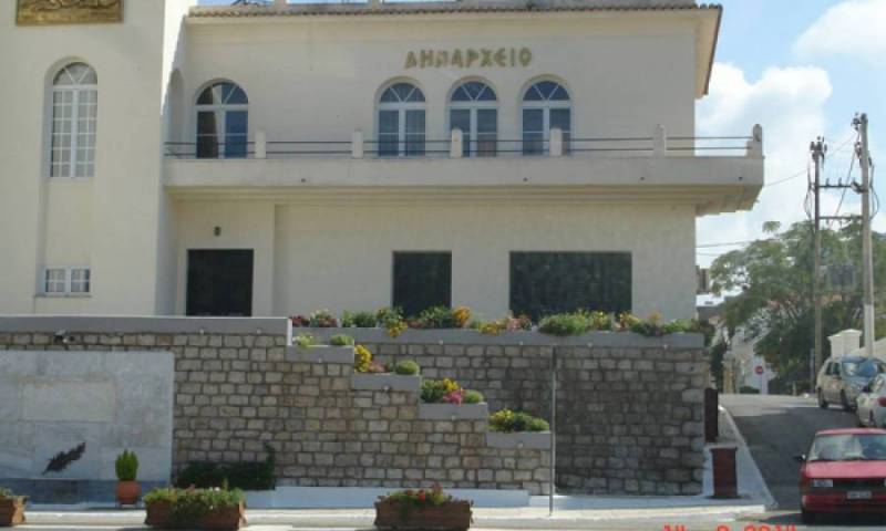 Καραμπάτσος κατά Καφαντάρη για το δάνειο των 3 εκ. ευρώ στο Δήμο Πύλου - Νέστορος
