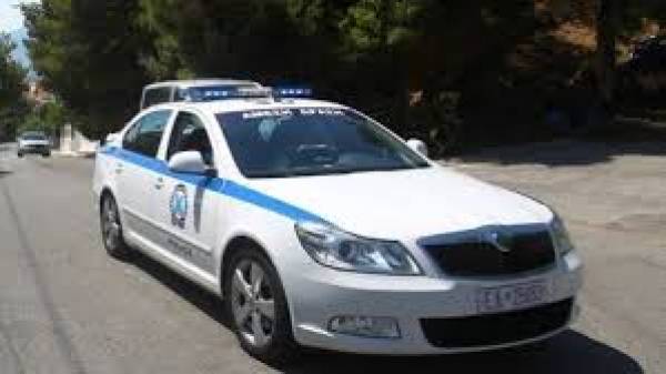 Καλαμάτα: Εκλεψε χρήματα και κινητό από αυτοκίνητο