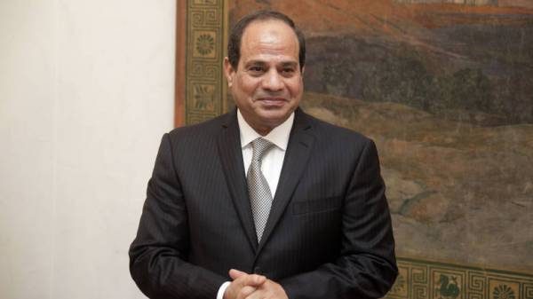 Αλ Σίσι: &quot;Στην Αίγυπτο δεν κάνουμε διακρίσεις ανάμεσα σε Μουσουλμάνους και Χριστιανούς&quot;