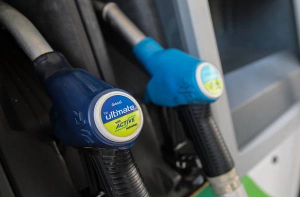 Πάσχα με βενζίνη στα δύο ευρώ - Μεγάλος «πονοκέφαλος» για τους καταναλωτές η τιμή της αμόλυβδης (Βίντεο)