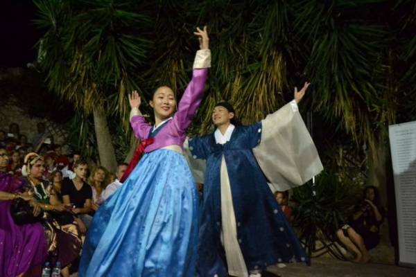 Διεθνές φολκλορικό φεστιβάλ χορού στην Κυπαρισσία (φωτογραφίες)