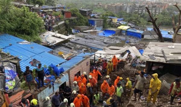 Ινδία: Τουλάχιστον 30 νεκροί από κατολισθήσεις στη Μουμπάι λόγω ισχυρών βροχοπτώσεων