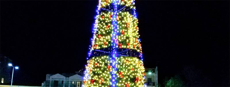 Χριστουγεννιάτικο δέντρο 12 μέτρων στα Φιλιατρά