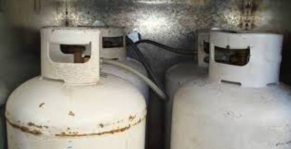 Επίθεση με... φιάλη υγραερίου σε πυροσβέστες στην Πουλίτσα Κορινθίας
