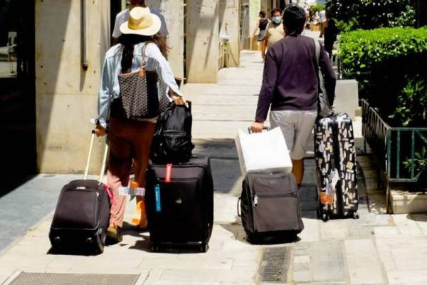Μείωση επισκέψεων, αύξηση της δαπάνης για τους αλλοδαπούς στην Πελοπόννησο
