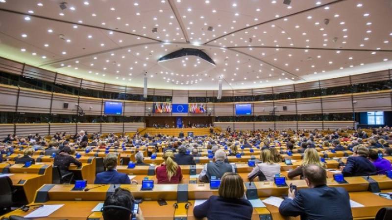Το Ευρωπαϊκό Κοινοβούλιο υποστηρίζει σθεναρά το παγκόσμιο σύμφωνο για τη μετανάστευση