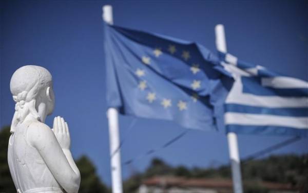 Διεθνής Τύπος: Τελειώνει η επιτροπεία για την Ελλάδα