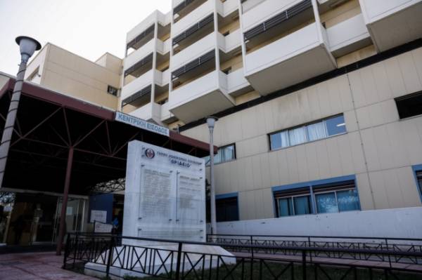 “Θριάσιο” Νοσοκομείο: Έπεσε τζαμαρία ψυγείου πάνω σε εργαζόμενο