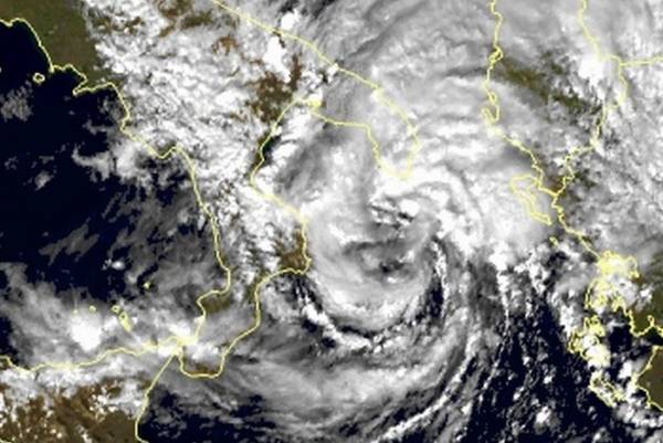 Αν. Καζαντζίδης: Πολύ σπάνια η πιθανότητα δημιουργίας ενός νέου μεσογειακού κυκλώνα