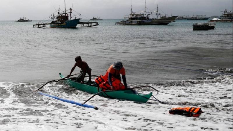Φιλιππίνες: Επιχείρηση διάσωσης πλοίου με τουλάχιστον 60 επιβαίνοντες