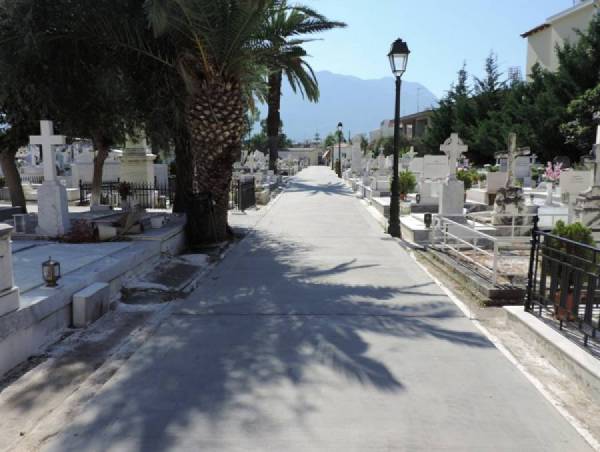 40 οικογενειακοί τάφοι καταργούνται στο νεκροταφείo Καλαμάτας