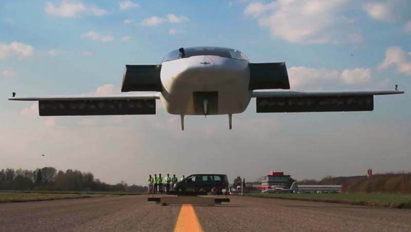 Ηλεκτρικό ιπτάμενο ταξί κάθετης απογείωσης παρουσίασε η γερμανική Lilium (Βίντεο)