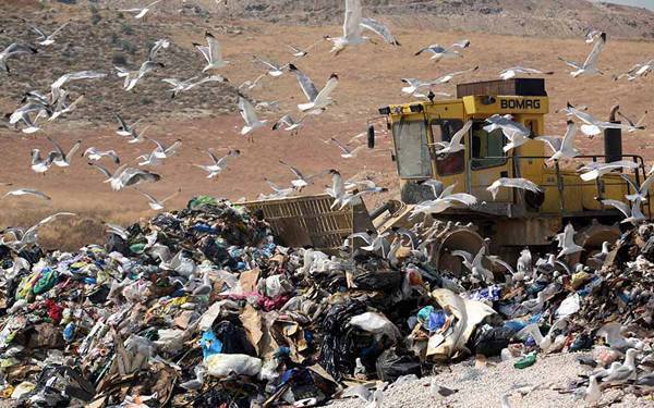 Ζητούν ενημέρωση για τα σκουπίδια της Τρίπολης
