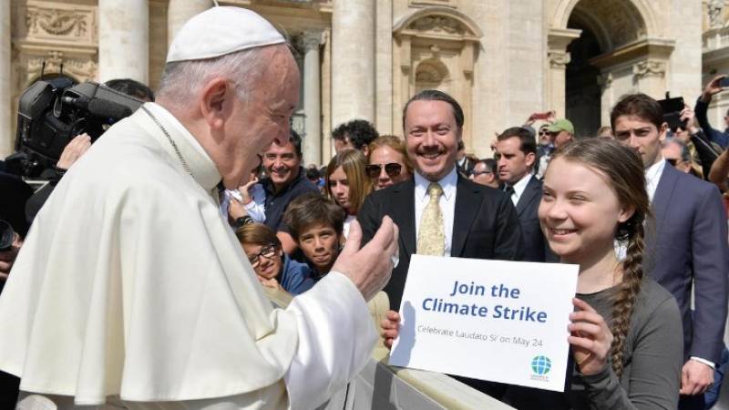Η 16χρονη ακτιβίστρια Γ. Τούνμπεργκ συναντήθηκε με τον Πάπα Φραγκίσκο