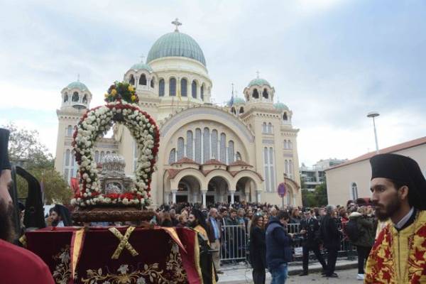 Η Πάτρα εορτάζει τον πολιούχο της Άγιο Ανδρέα (φωτογραφίες)
