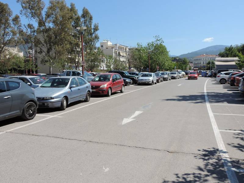 Καλαμάτα: Σε ιδιώτη από σήμερα η λειτουργία των πάρκινγκ στο Νέδοντα