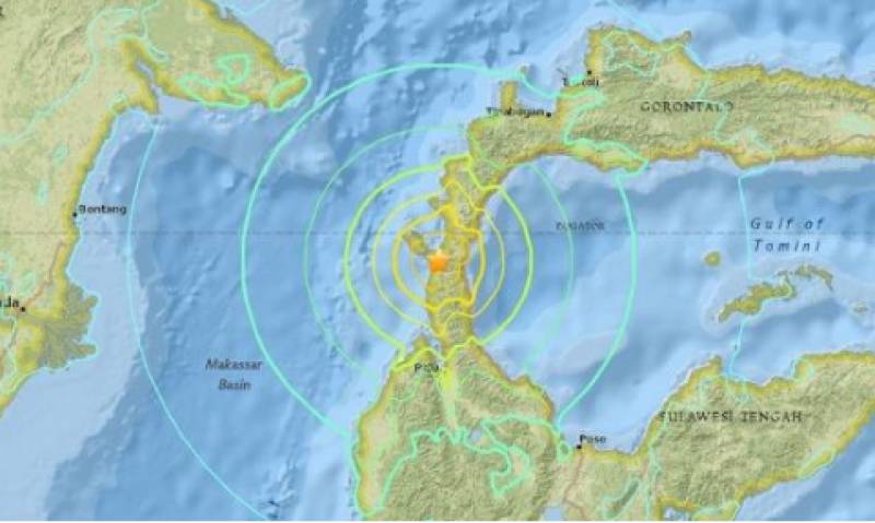 Σεισμός 7,5 Ρίχτερ ταρακούνησε την Ινδονησία