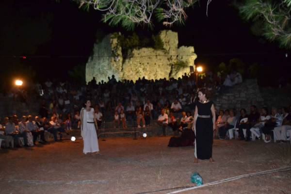 Εκπληκτική μουσικοθεατρική παράσταση με την Τζένη Δριβάλα στην Κυπαρισσία