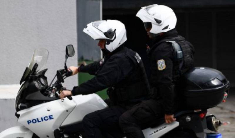 Βόλος: Εριξε κουτουλιά σε αστυνομικό όταν τον σταμάτησε για έλεγχο
