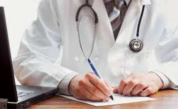 Λάρισα: Πρώην νοσοκόμος πλαστογραφούσε ιατρικές γνωματεύσεις