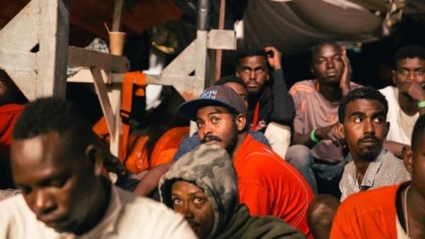 Πληροφορίες για κυκλώματα διακίνησης ανθρώπων, συλλέγει η Frontex από πρόσφυγες