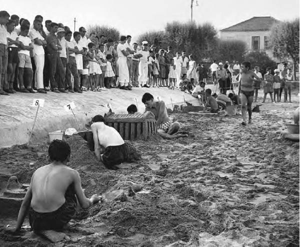 «Κτίσματα στην άμμο» τη δεκαετία του 1960