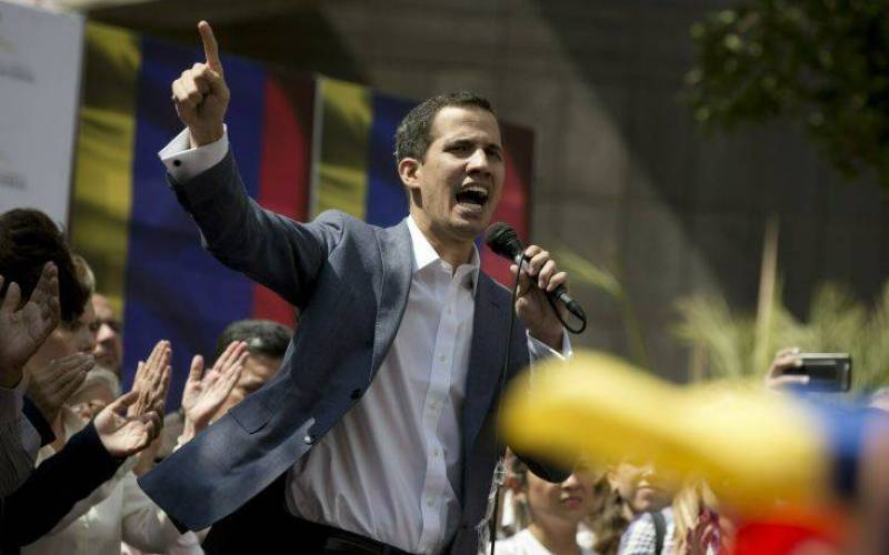 Βενεζουέλα: Ο Γκουαϊδό θέλει συνεργασία με το Αμερικανικό Πεντάγωνο