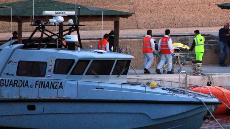 Ιταλία: Δεκάδες μετανάστες αποβιβάστηκαν στη Λαμπεντούζα