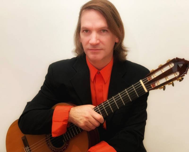 Ο παγκοσμίου φήμης σολίστ Μarco Tamayo στην «Ε»: «Η κιθάρα συνδέεται με την αγάπη, μέσα από την οποία πηγάζει η ευγένεια»