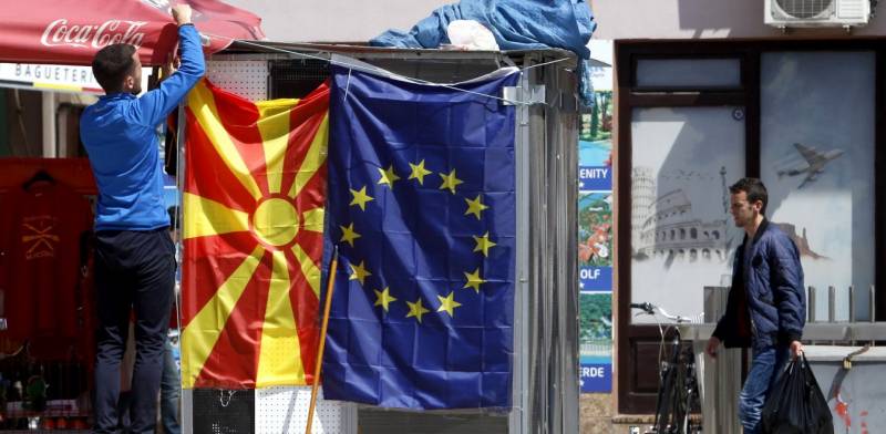 «Σύννεφα» στα Σκόπια μετά το μπλόκο της Ευρωπαϊκής Ένωσης