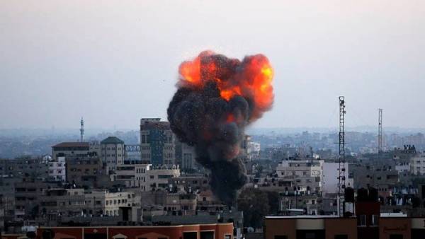 Ισραηλινή αεροπορική επίθεση μετά την εκτόξευση ρουκέτας από τη Γάζα