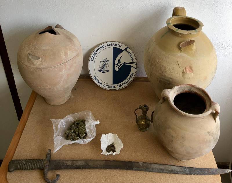 Μεσσηνία: Δύο συλλήψεις στο Πεταλίδι για παράνομη κατοχή αρχαίων