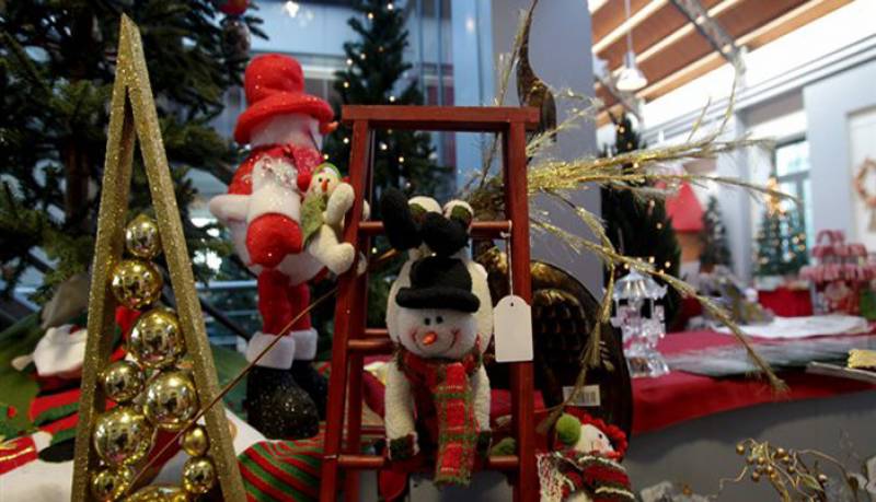 Εορταστικό ωράριο Χριστουγέννων: Πότε ξεκινάει  - Ποιες Κυριακές θα είναι ανοιχτά τα καταστήματα