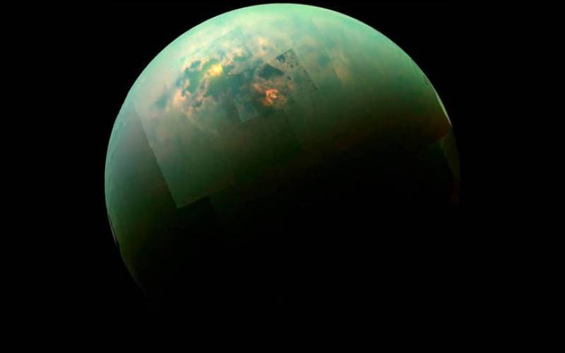 Γιγάντιες αμμοθύελλες σαρώνουν τον μεγαλύτερο δορυφόρο του Κρόνου