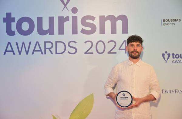 Βράβευση της «Holihouse» στα Tourism Awards 2024