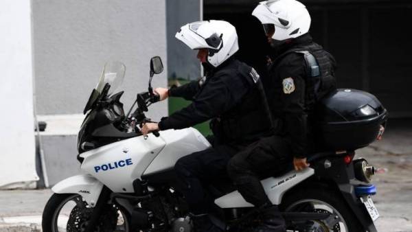 Νεκρός 29χρονος αστυνομικός μετά από καταδίωξη στην Αθηνών-Κορίνθου (βίντεο)