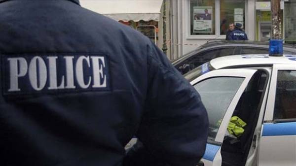 Ναρκωτικά και όπλα οδήγησαν σε σύλληψη 65χρονης στο Ηράκλειο