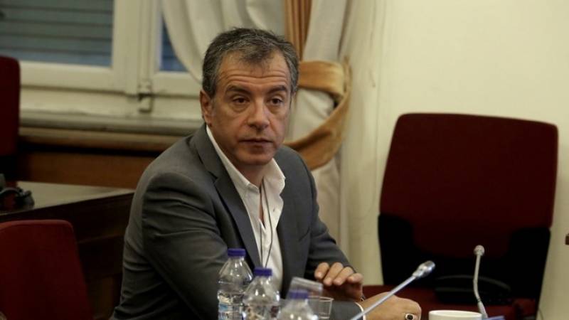 Σταύρος Θεοδωράκης: Να φύγουν τα κακά δαιμόνια της χώρας