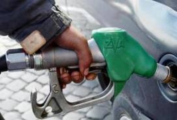 Δήμος Καλαμάτας: Δεν εγκρίνονται καύσιμα για 9 αυτοκίνητα